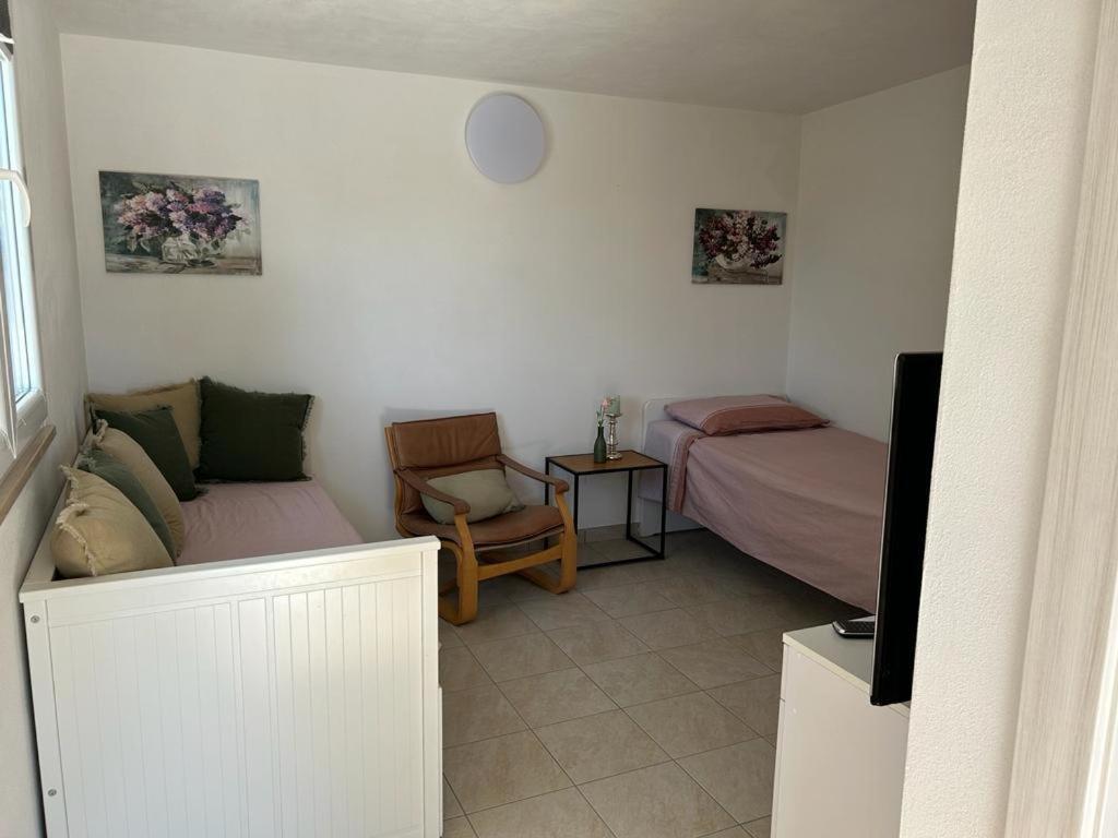 Villa Lara - Mit Separatem Extra Zimmer Mit Wc Und Dusche San Vito dei Normanni Exterior photo